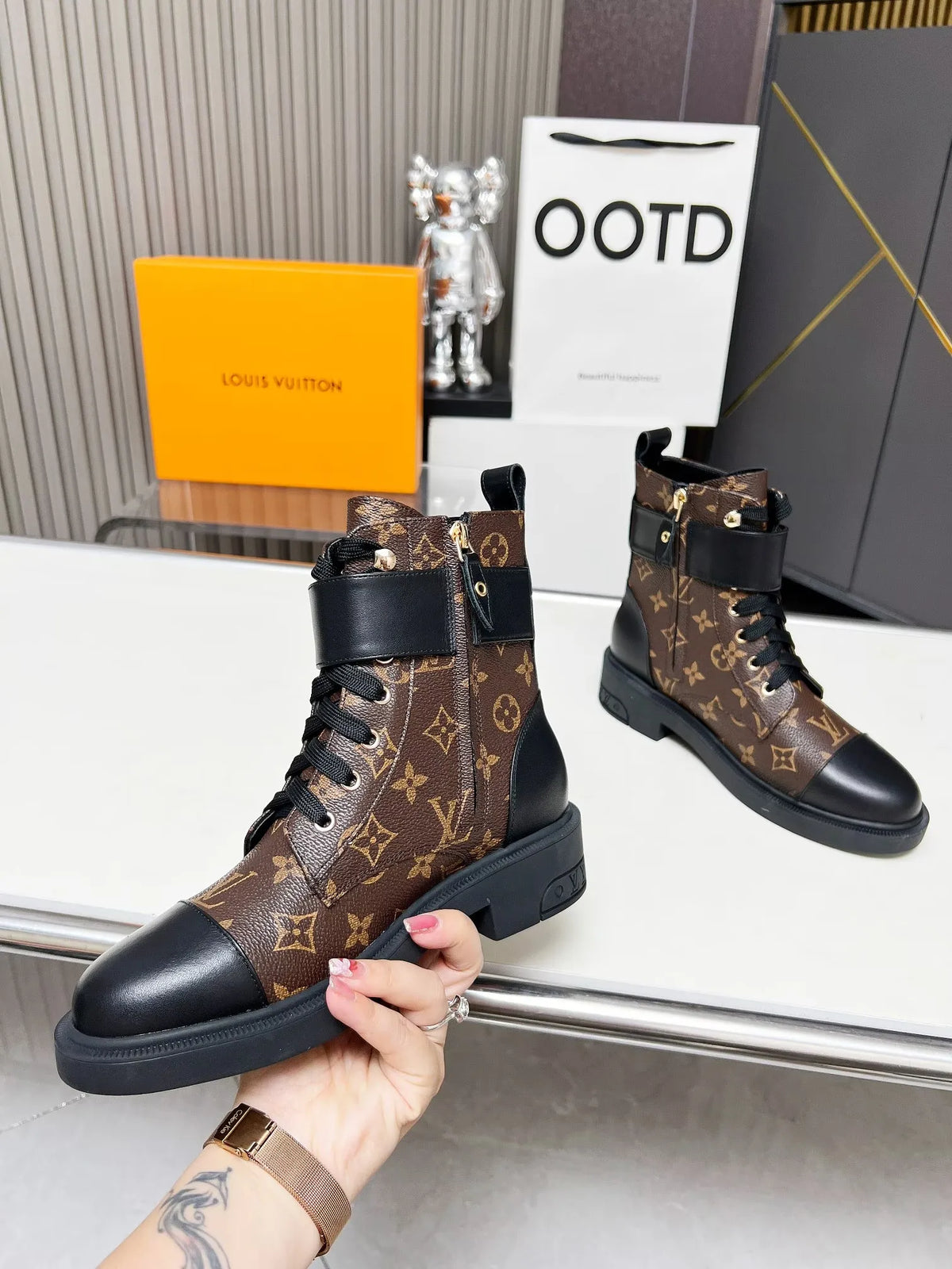 Women Boots I47168