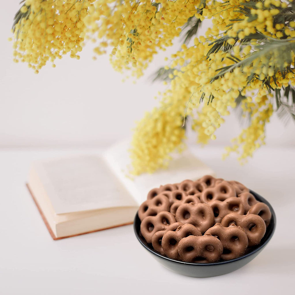 Milk Chocolate Covered Mini Pretzels, 40 Ounce N6387