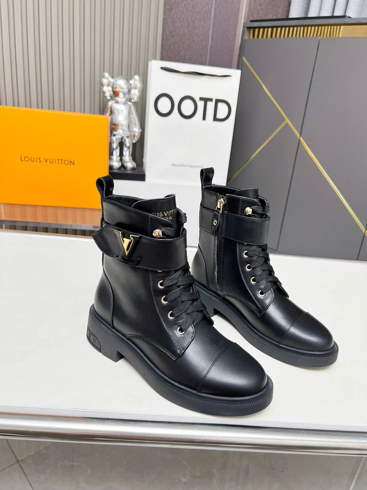 Women Boots I47168