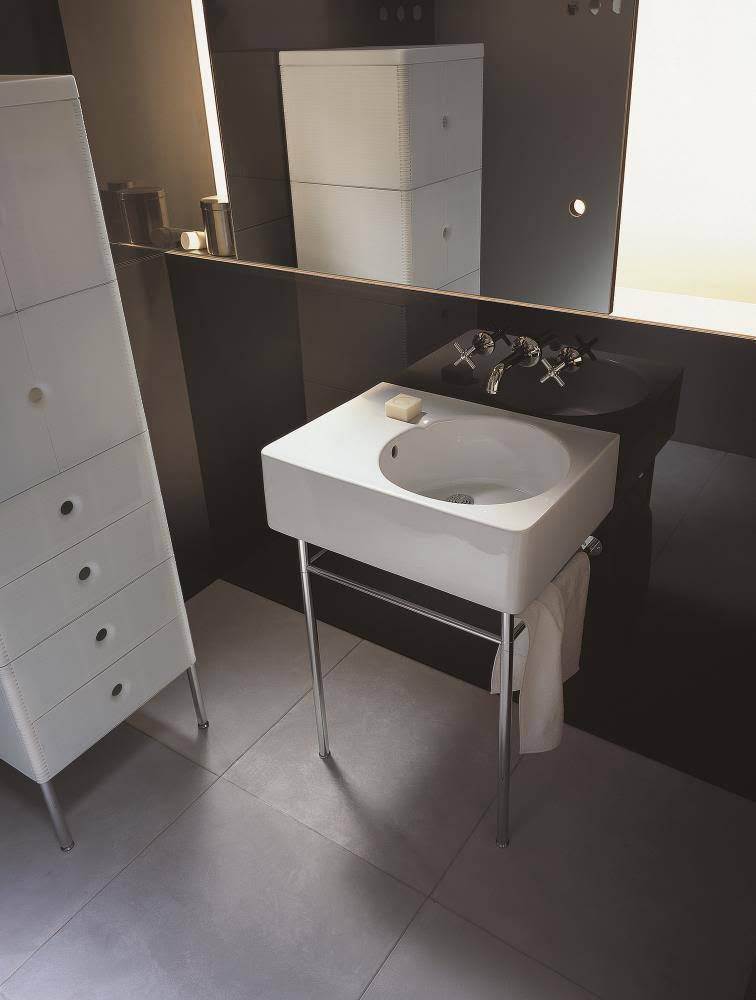Chrome Metal Console S87703