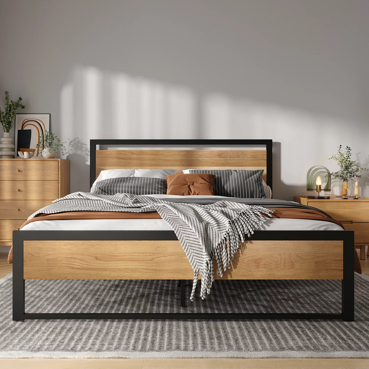 Queen Size Steel Platform Bed Frame with Wood Headboard O579
