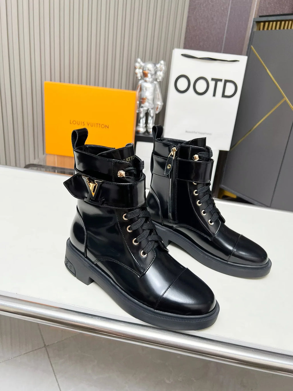 Women Boots I47168