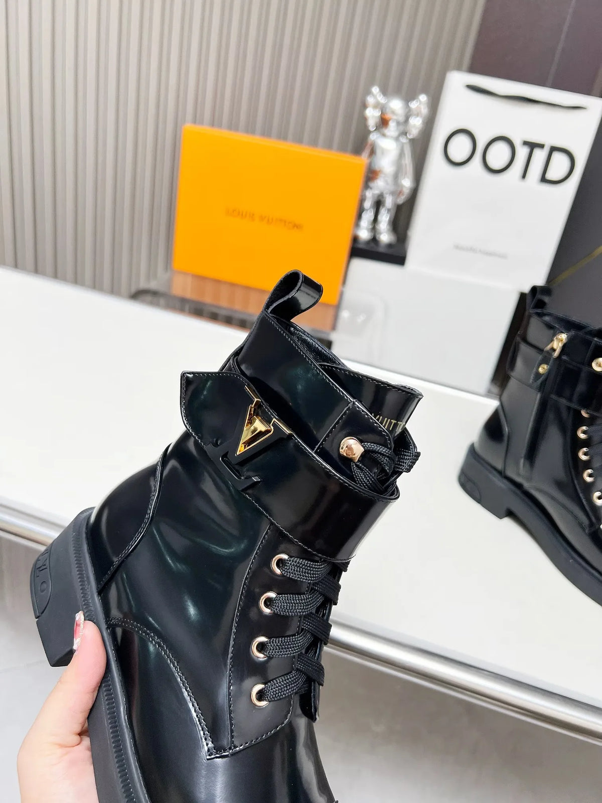 Women Boots I47168