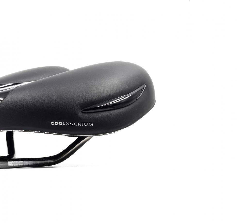 Black Woman Saddle 263x199mm E5438