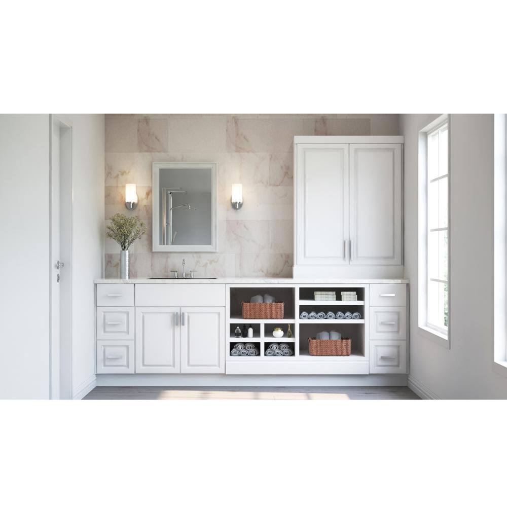 White Hampton Base Cabinet U3574
