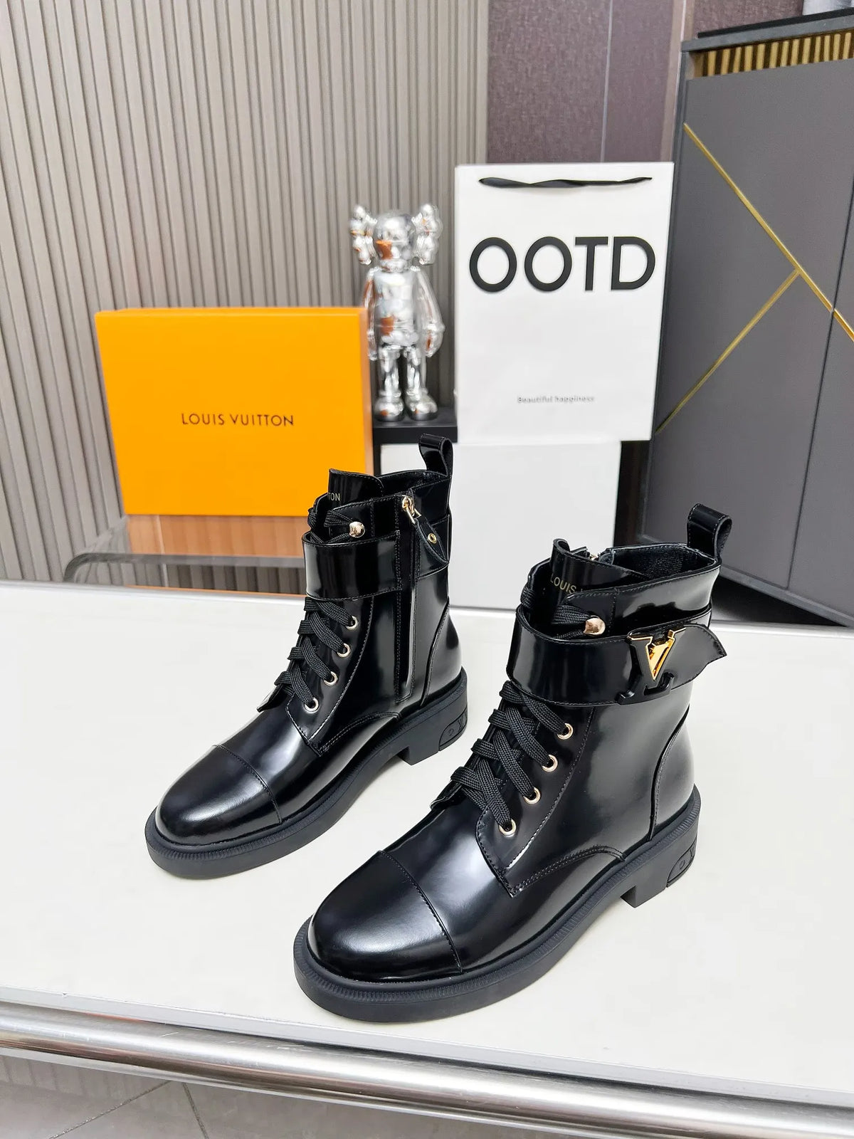 Women Boots I47168