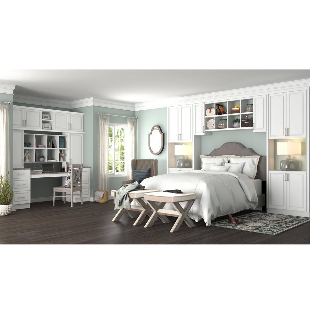 White Hampton Base Cabinet U3574