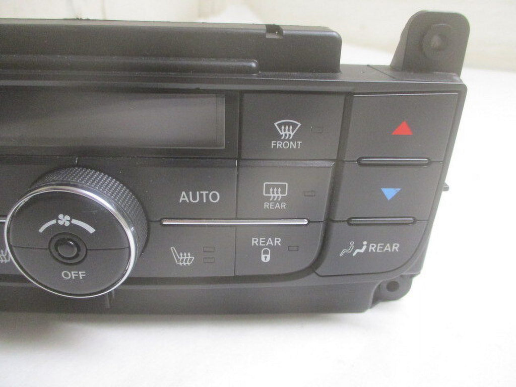 Pre-Owned Dodge Caravan Automatic Climate AC Heater Control B3045