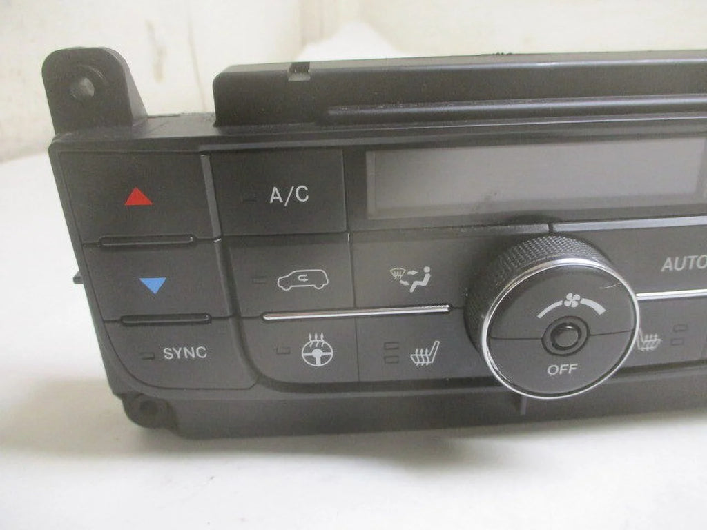 Pre-Owned Dodge Caravan Automatic Climate AC Heater Control B3045