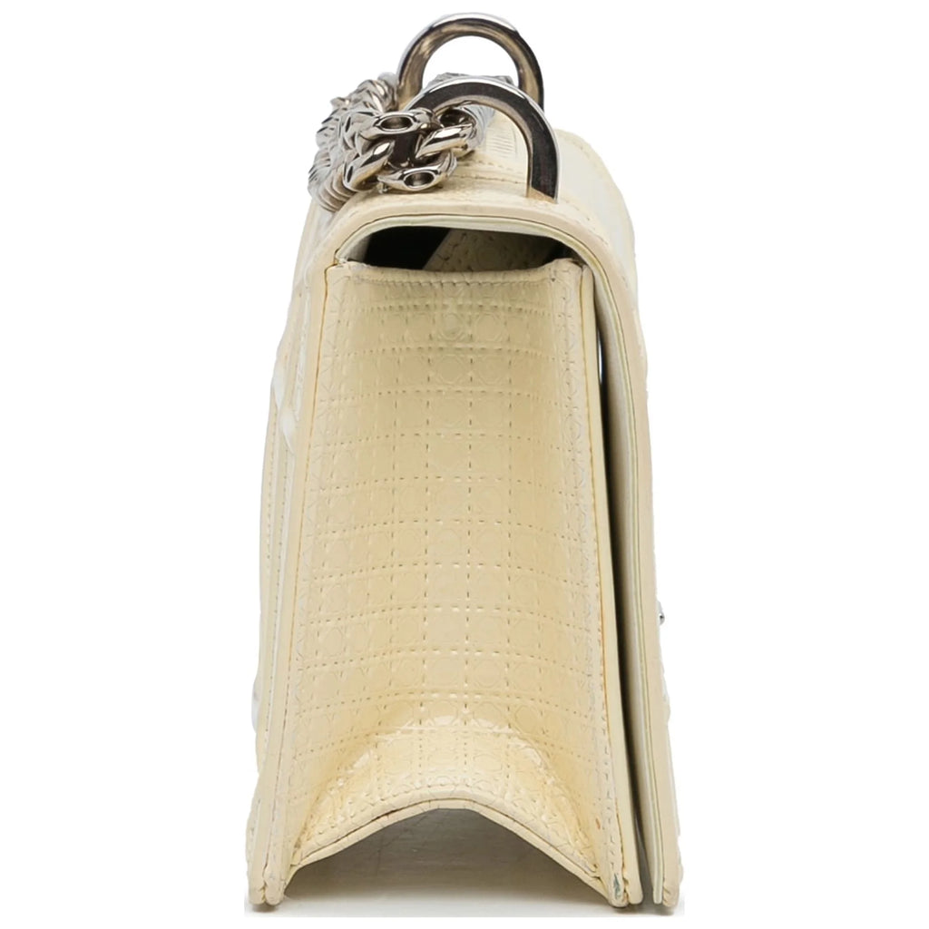 Pre-Owned White Patent Leather Crossbody Bag X807